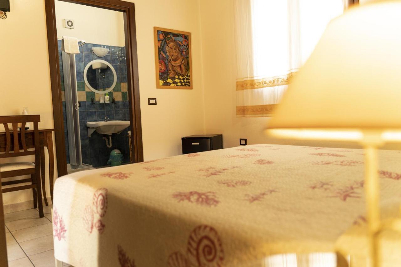 Da Sarah Hotel Muravera Bagian luar foto
