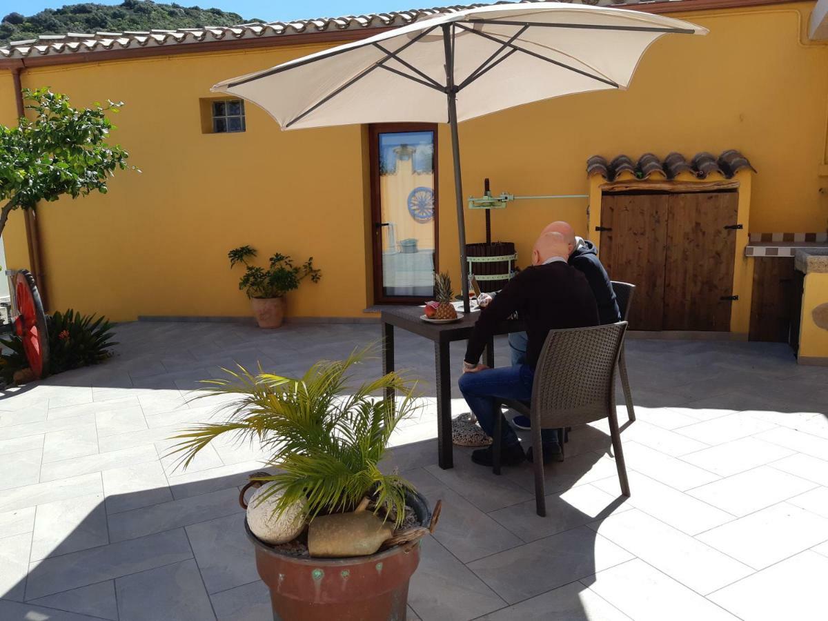 Da Sarah Hotel Muravera Bagian luar foto